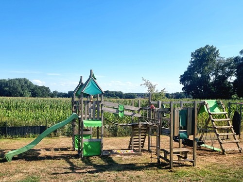 Riesiger holz spielturm mit - riesiger,